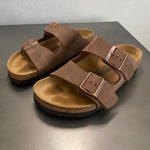 Birkenstock Arizona in color Mocha, Womens 6-6.5/37